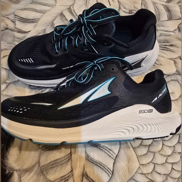 Brooks Shoes - ALTRA  Womens Black Running Shoes